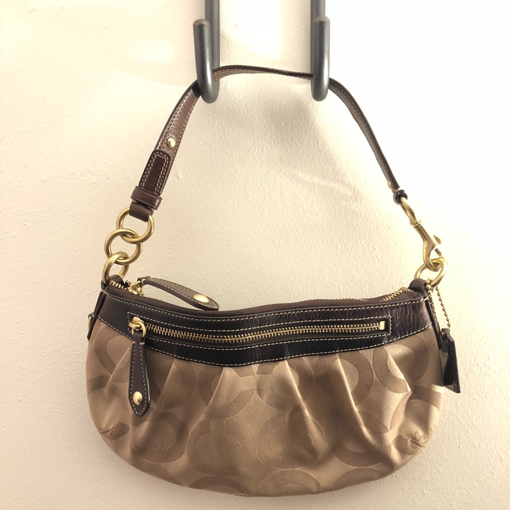Coach Signature Shoulder Bag